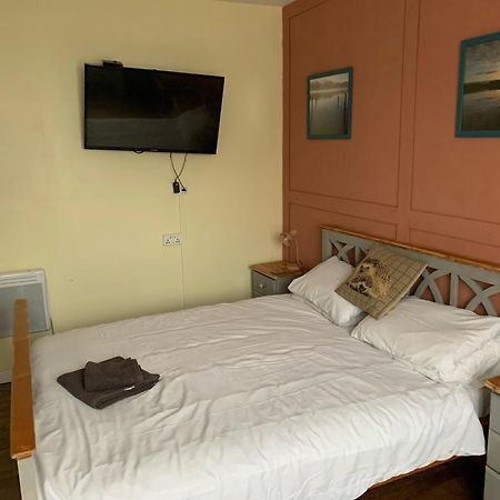 Bed and Breakfast Webb'S Of Glomel Экстерьер фото