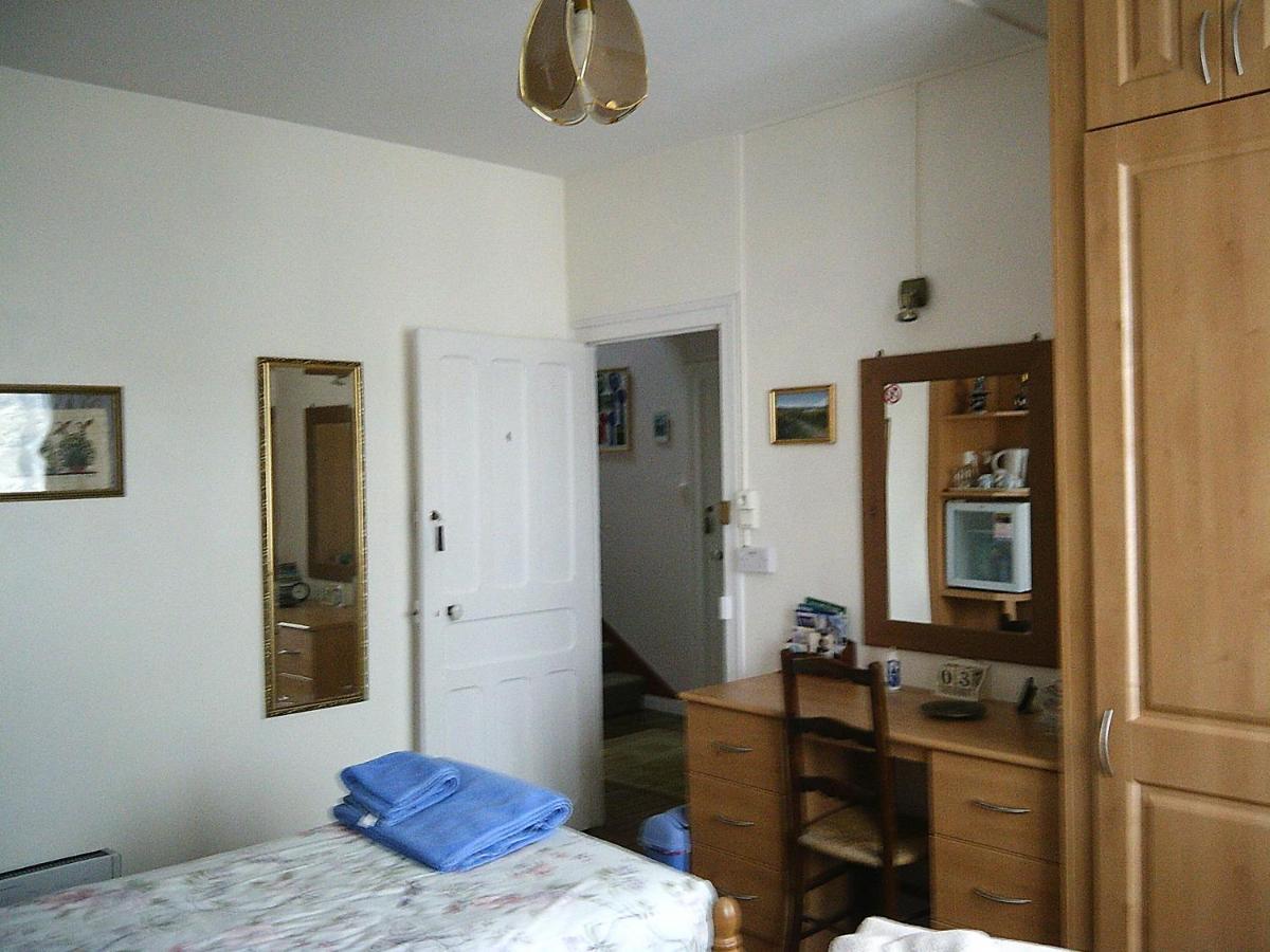 Bed and Breakfast Webb'S Of Glomel Экстерьер фото