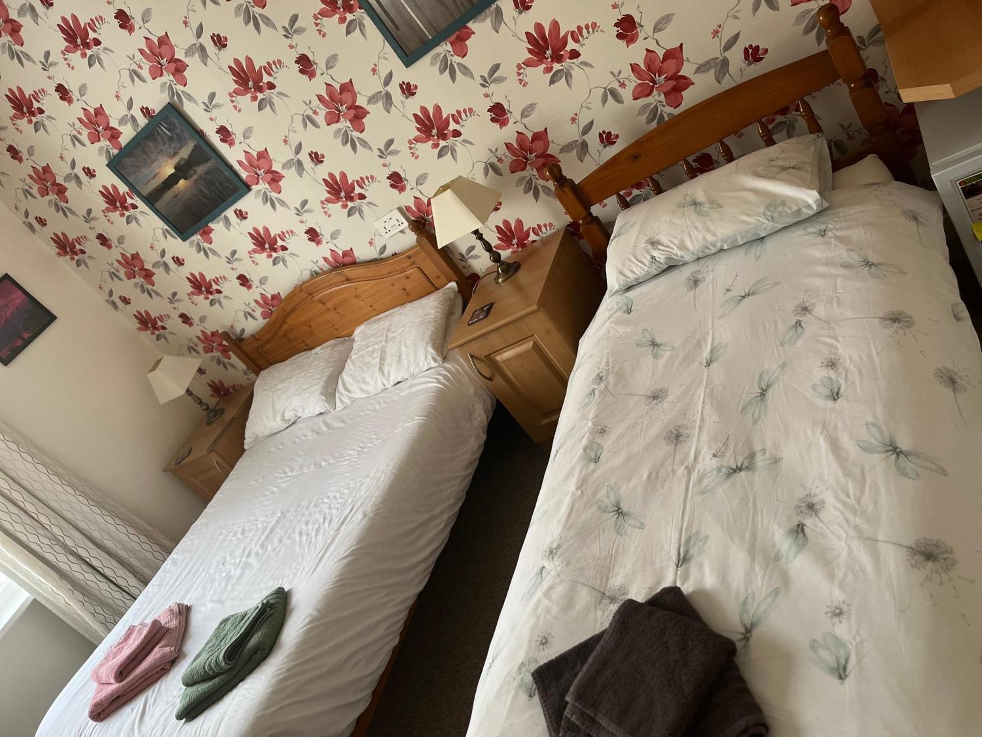 Bed and Breakfast Webb'S Of Glomel Экстерьер фото