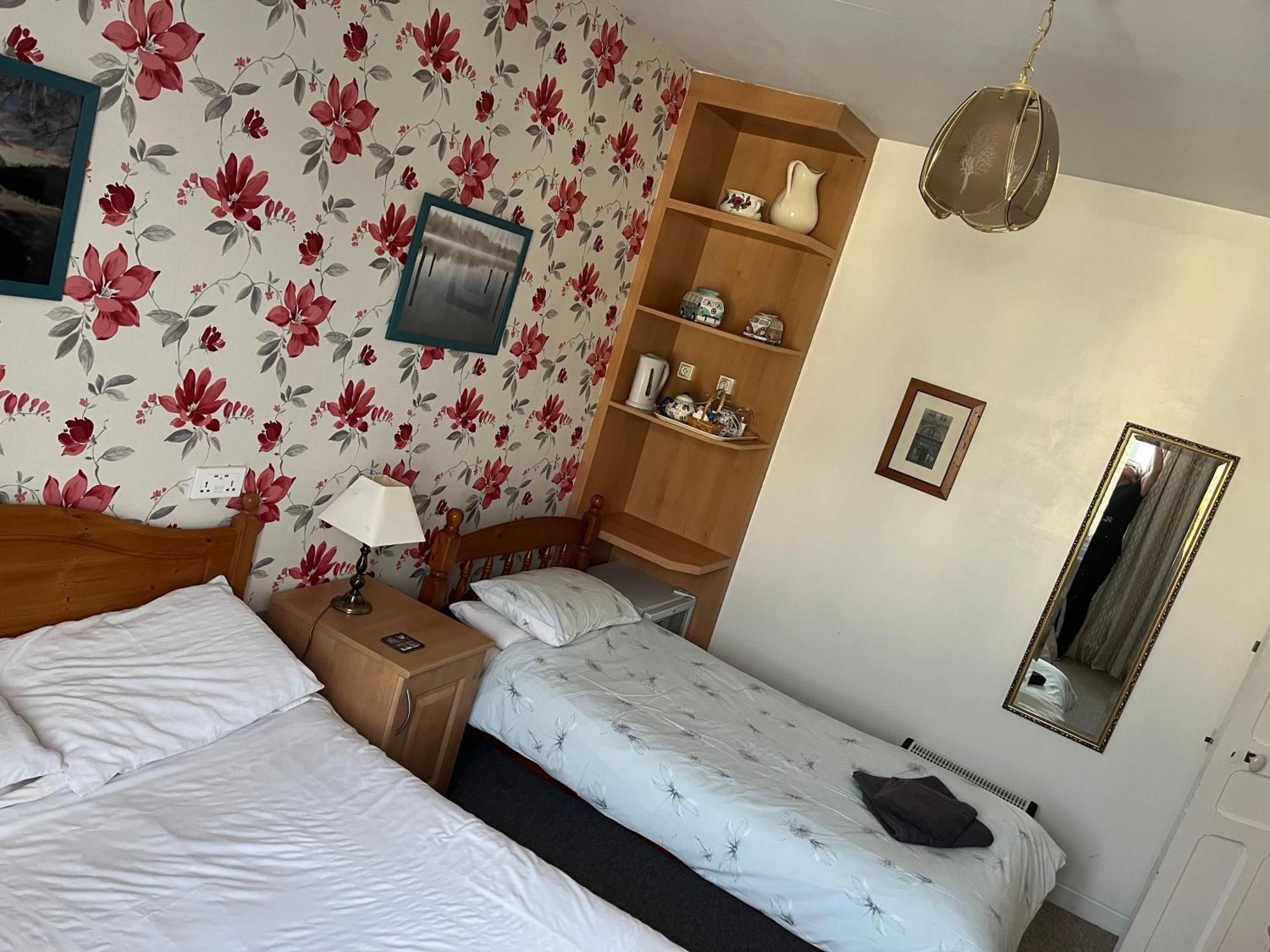 Bed and Breakfast Webb'S Of Glomel Экстерьер фото