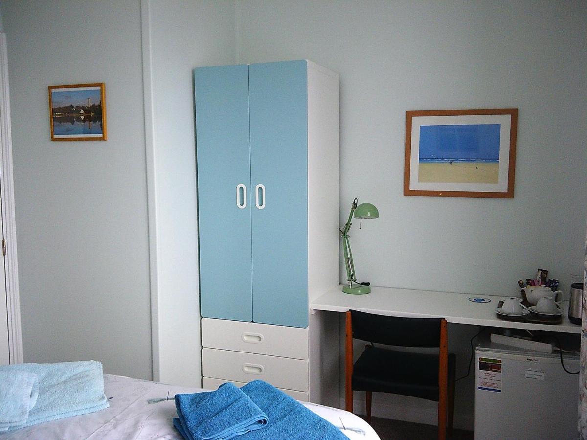 Bed and Breakfast Webb'S Of Glomel Экстерьер фото